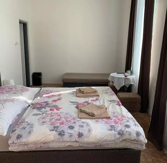 Majatalo Ubytovanie Violet