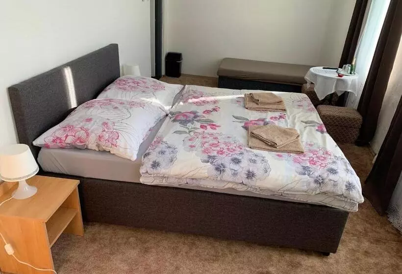 Majatalo Ubytovanie Violet