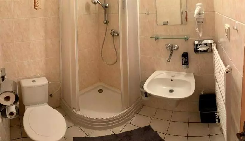 Majatalo Ubytovanie Violet