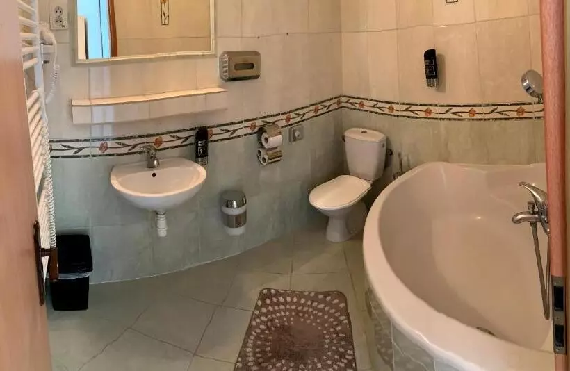 Majatalo Ubytovanie Violet