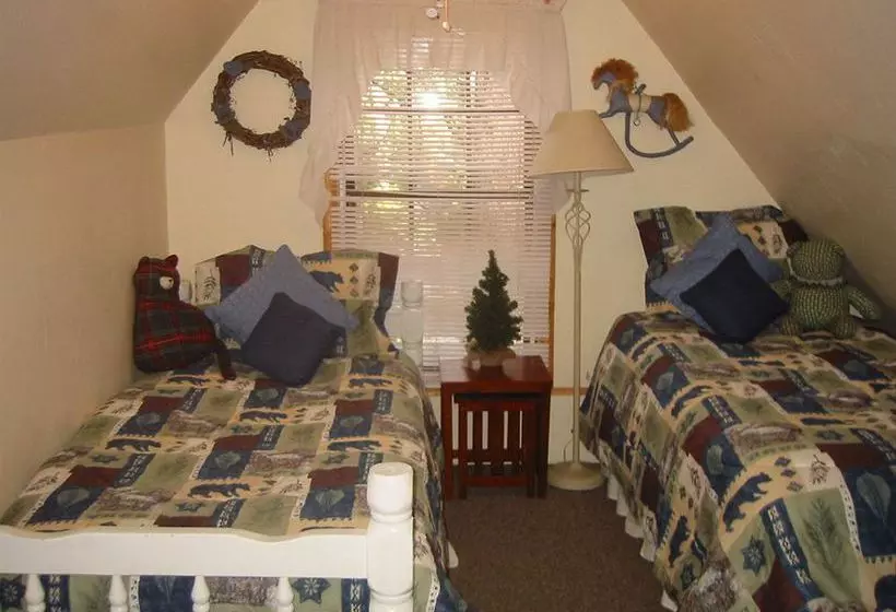 Bed and Breakfast Tahoma Meadows   Sugar Pine Cabin