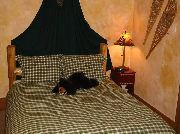 Bed and Breakfast Tahoma Meadows   Sugar Pine Cabin