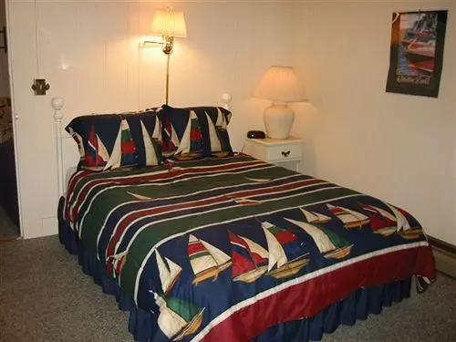 Bed and Breakfast Tahoma Meadows   Sugar Pine Cabin