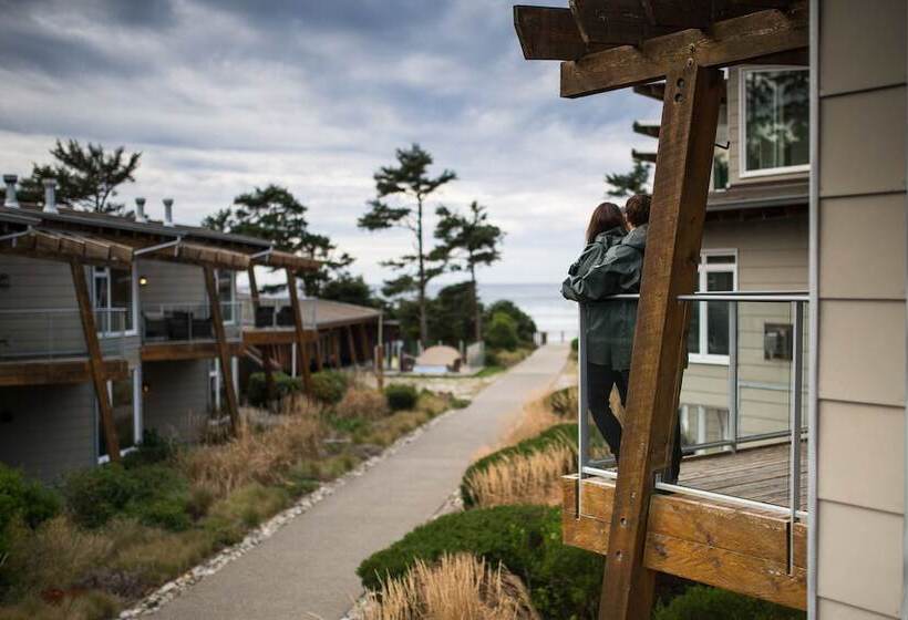 Cox Bay Beach Resort