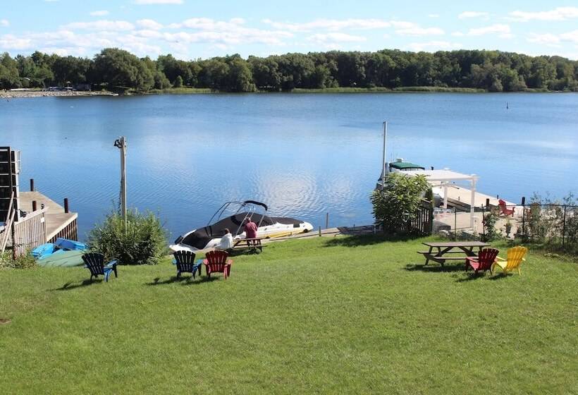 فندق Bayside Inn & Waterfront Suites