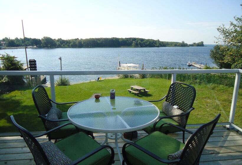 فندق Bayside Inn & Waterfront Suites