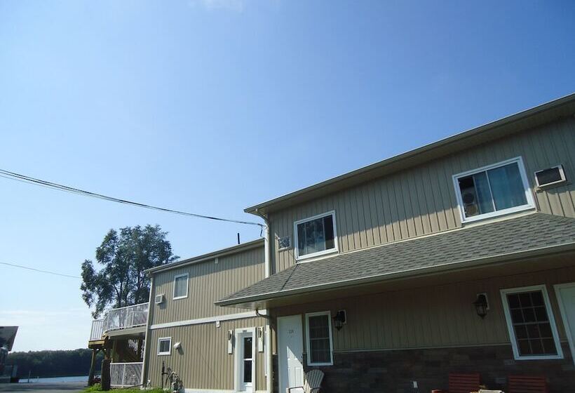 فندق Bayside Inn & Waterfront Suites