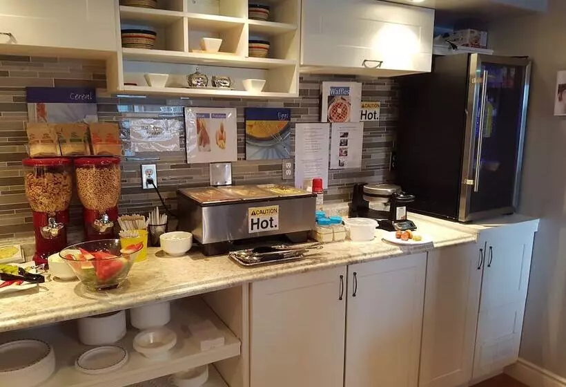 فندق Bayside Inn & Waterfront Suites