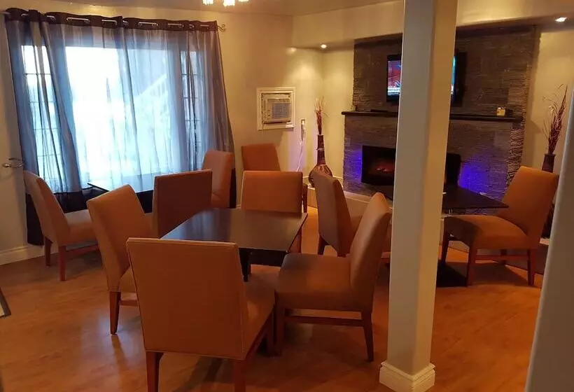 فندق Bayside Inn & Waterfront Suites