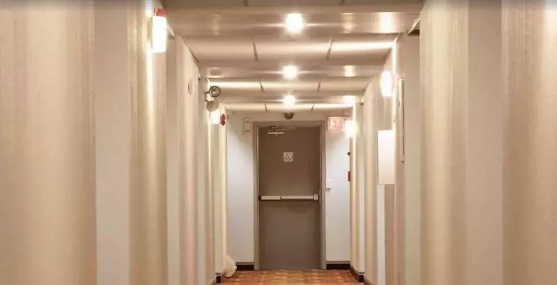 Hotel Colonial Square Inn & Suites