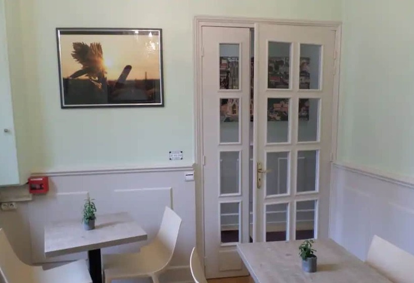 هتل De La Cathedrale