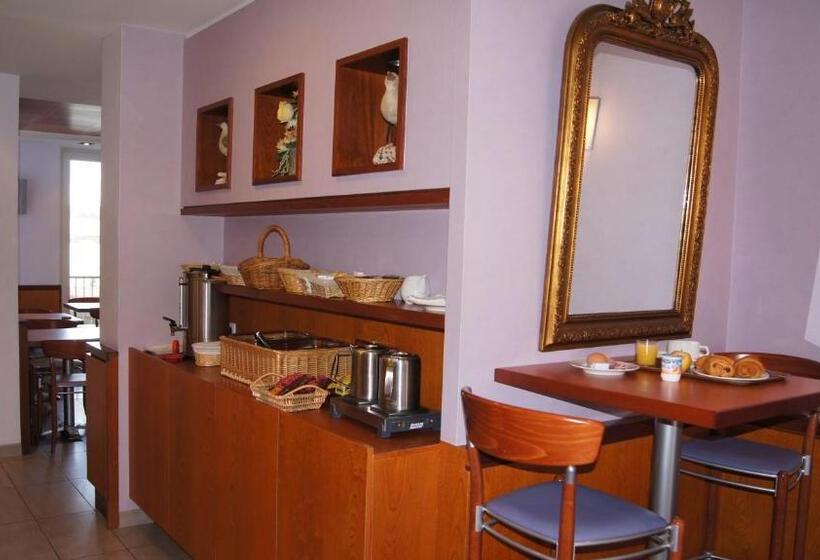 בית מלון כפרי De La Rade