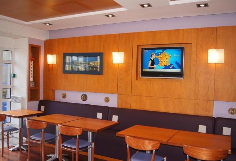 בית מלון כפרי De La Rade