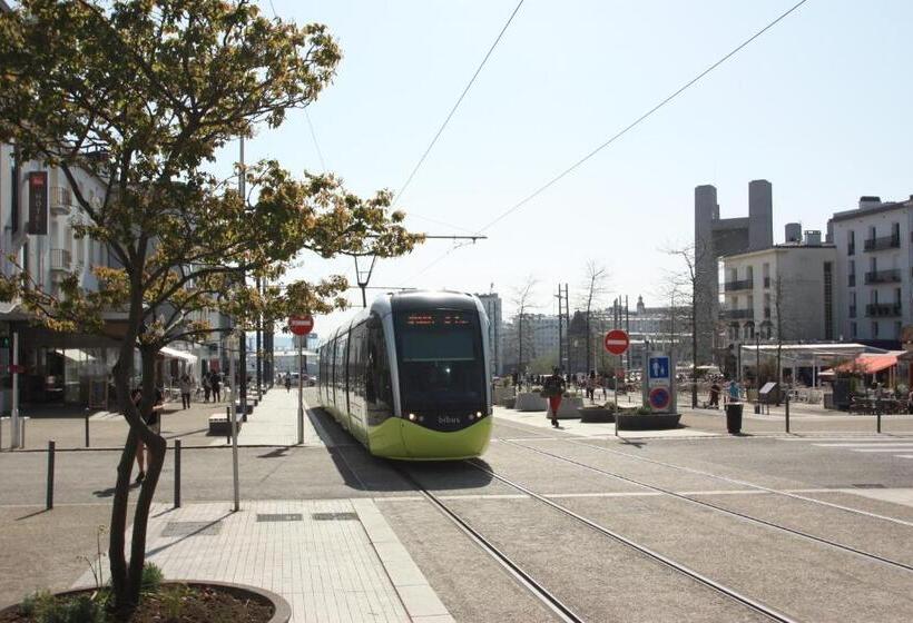 בית מלון כפרי De La Rade