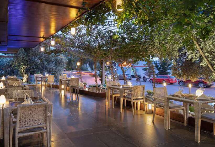 בית מלון כפרי Doubletree By Hilton Kusadasi   Special Class