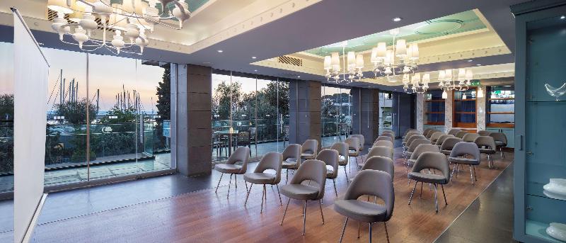 בית מלון כפרי Doubletree By Hilton Kusadasi   Special Class