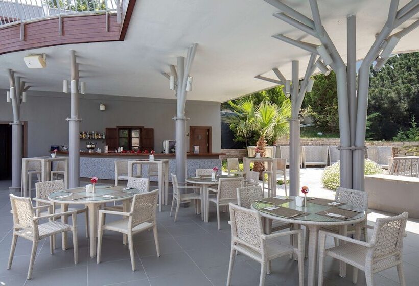 בית מלון כפרי Doubletree By Hilton Kusadasi   Special Class