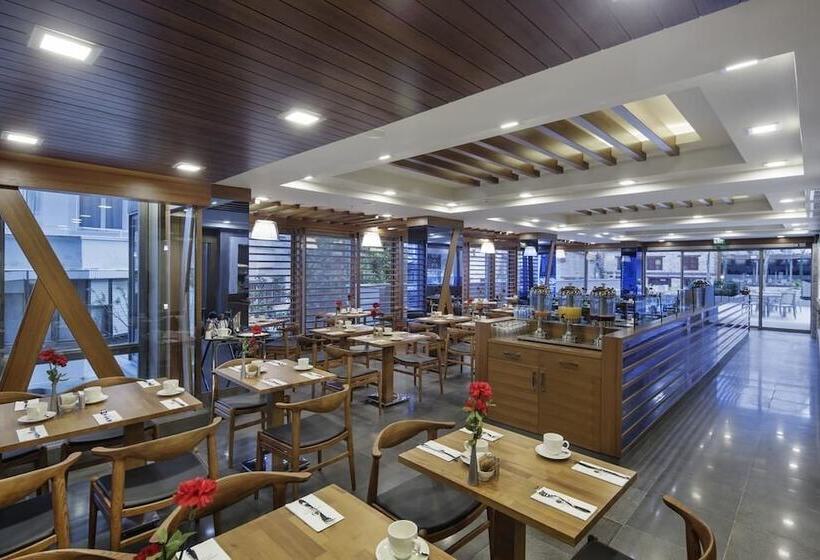 בית מלון כפרי Doubletree By Hilton Kusadasi   Special Class