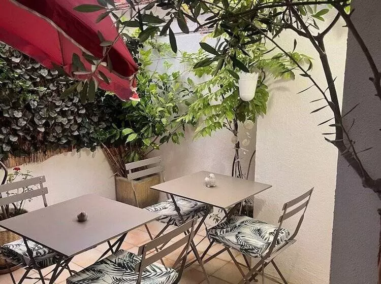 فندق Eden  La Baigneuse