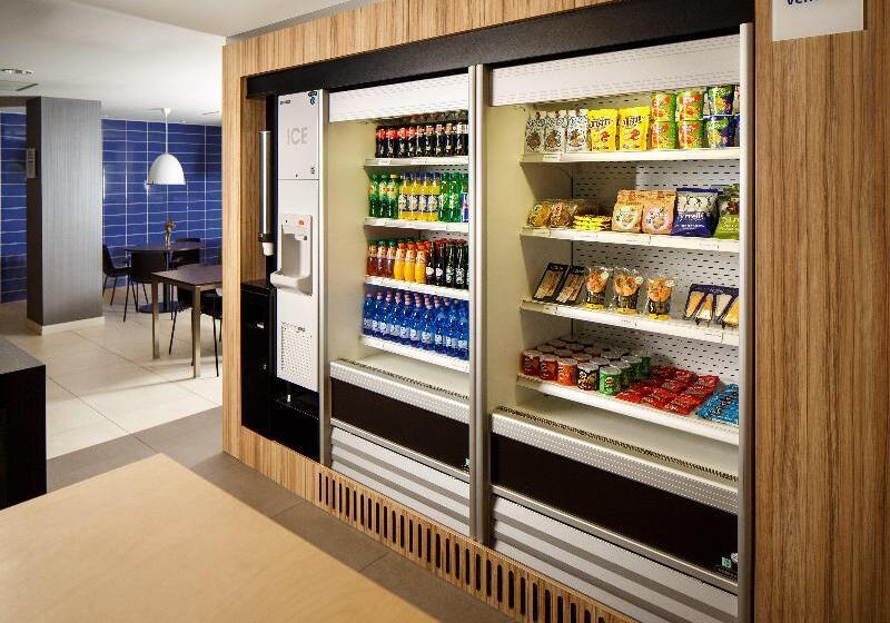 فندق Holiday Inn Express Rotterdam Central Station, An Ihg