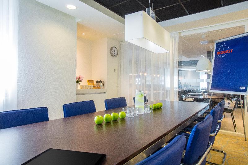فندق Holiday Inn Express Rotterdam Central Station, An Ihg
