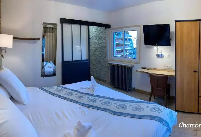 Отель Hôtel Chastellares