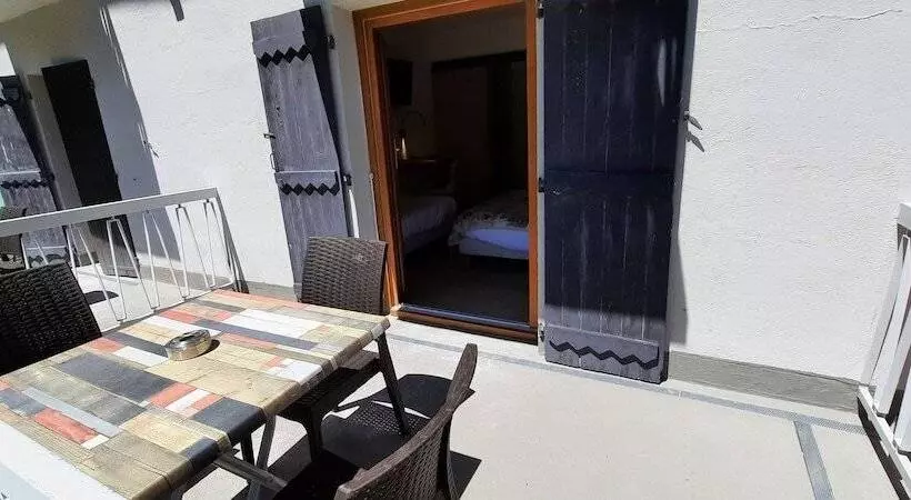 Отель Hôtel Chastellares