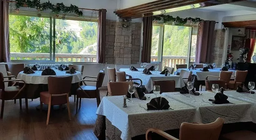 Отель Hôtel Chastellares