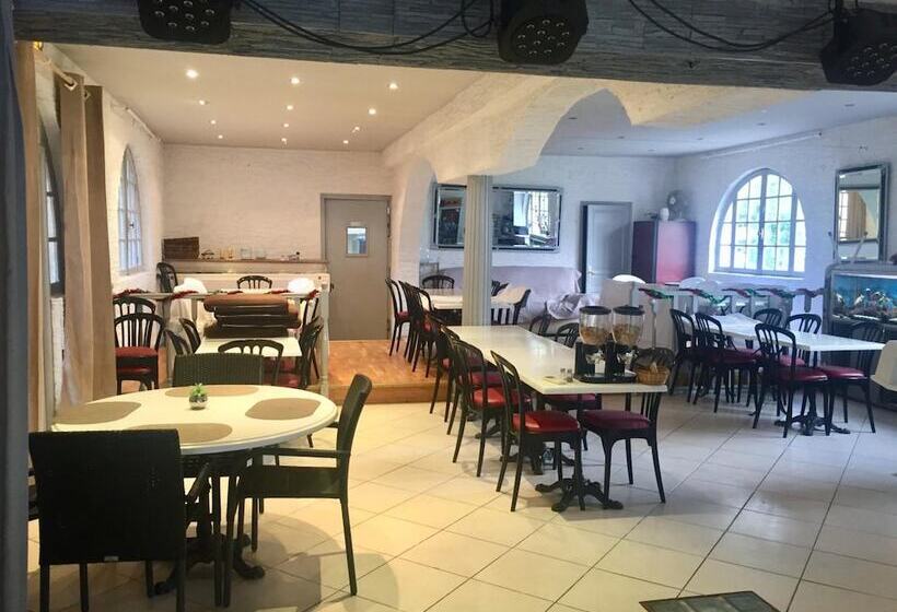 בית מלון כפרי Hôtel Le Derby