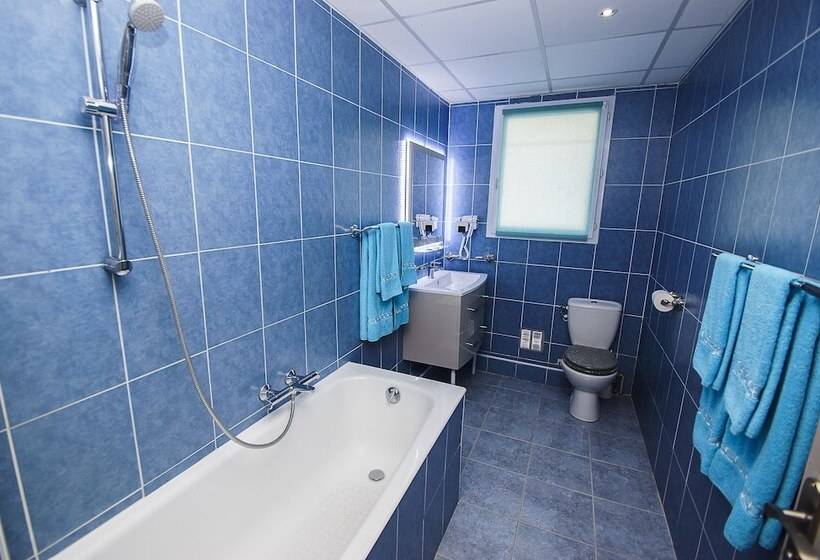 בית מלון כפרי Hôtel Le Derby