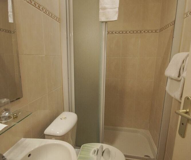 בית מלון כפרי Hôtel Le Derby