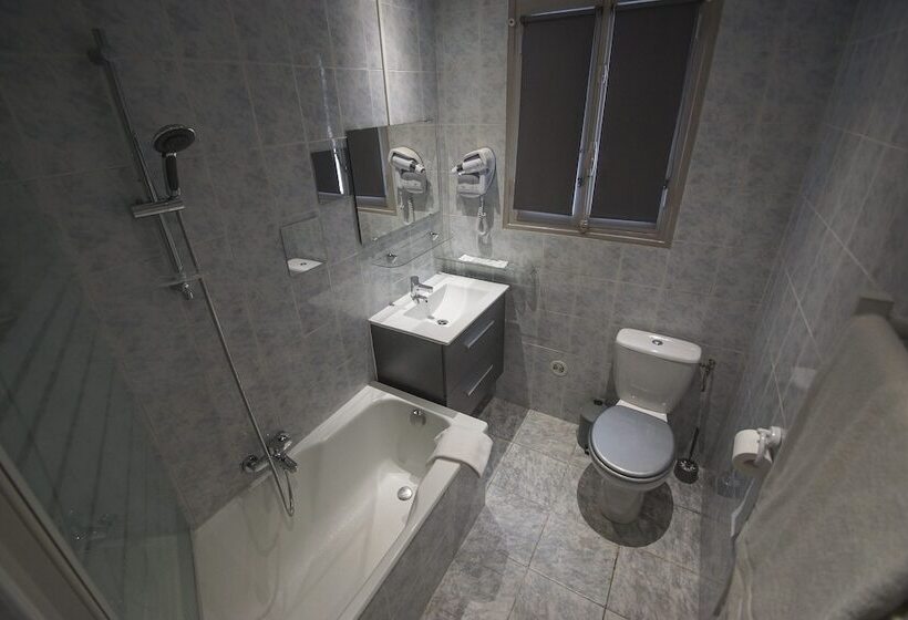 בית מלון כפרי Hôtel Le Derby