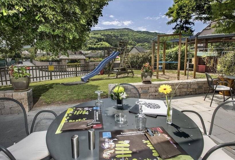 ホテル Hôtel Restaurant Le Calice Du Gevaudan   A75