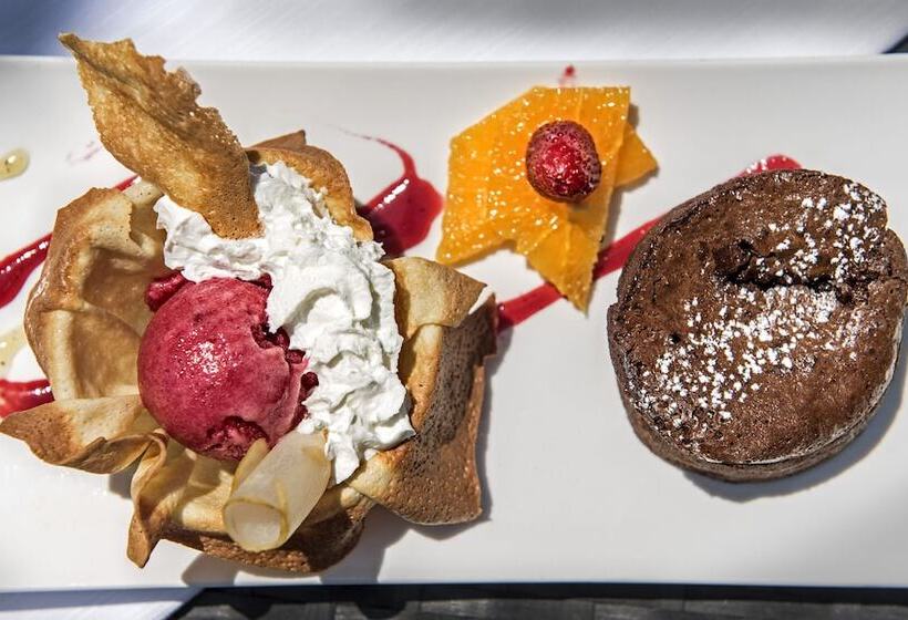 ホテル Hôtel Restaurant Le Calice Du Gevaudan   A75