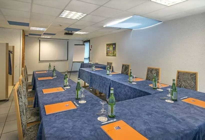 酒店 Hôtel Restaurant Le Calice Du Gevaudan   A75