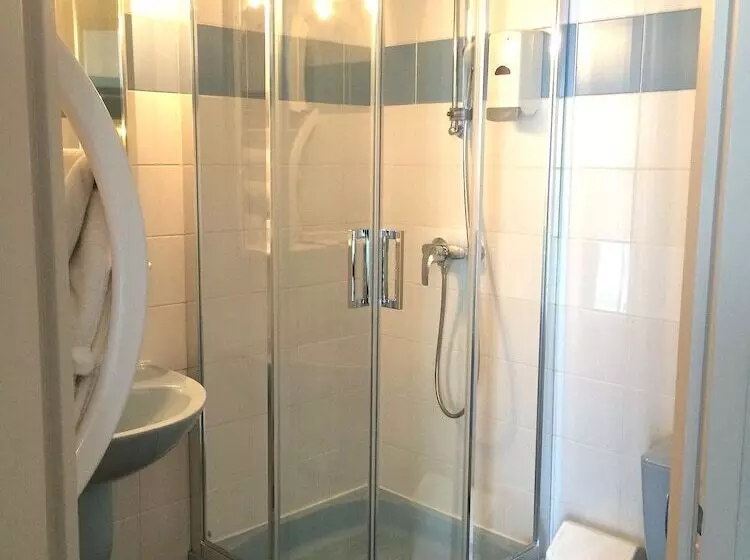 酒店 Hôtel Restaurant Le Calice Du Gevaudan   A75