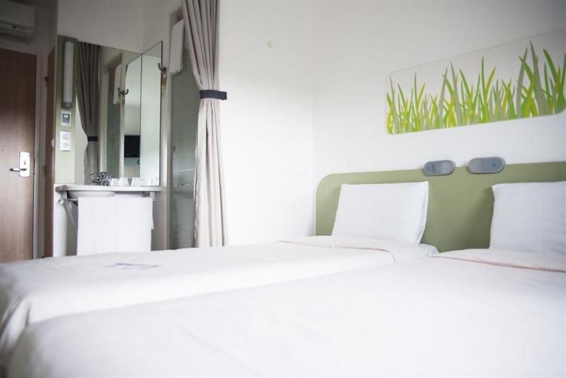 בית מלון כפרי Ibis Budget Bayeux