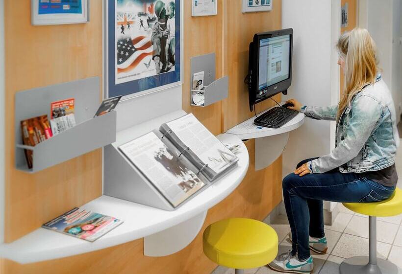 בית מלון כפרי Ibis Budget Bayeux