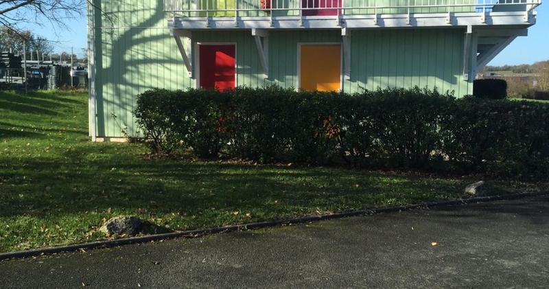 בית מלון כפרי Kyriad Direct Saintes