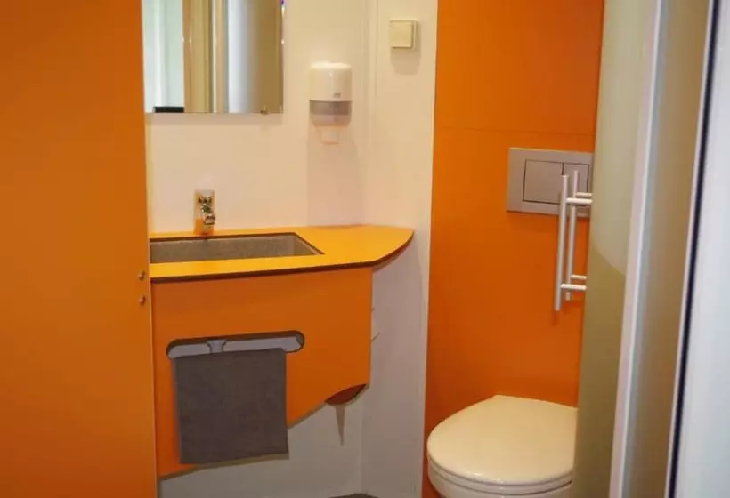 هتل Kyriad Direct Saintes