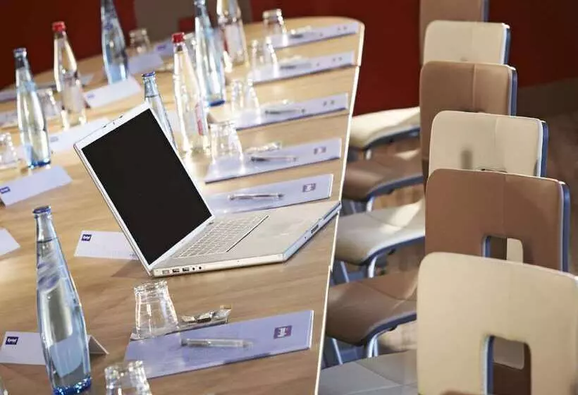 هتل Ibis Douai Dechy