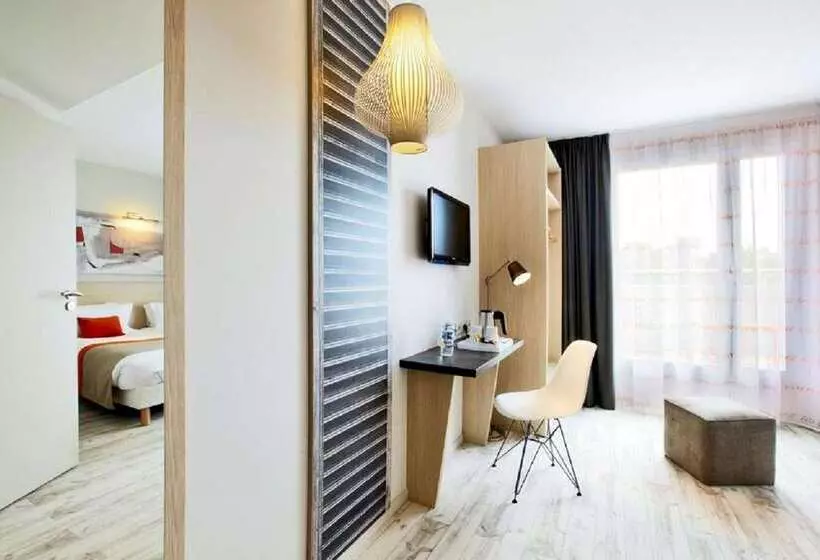 Отель Kyriad Prestige Vannes Centre  Palais Des Arts