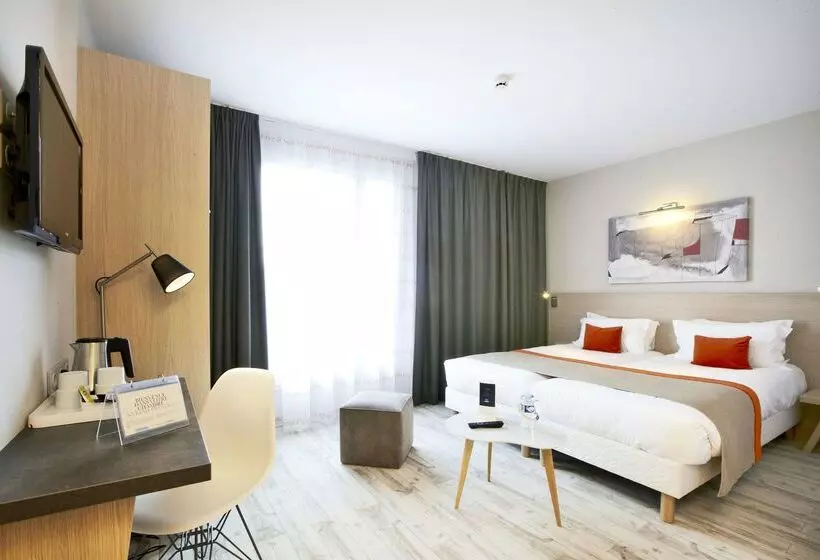 Отель Kyriad Prestige Vannes Centre  Palais Des Arts