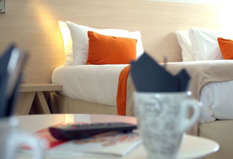 هتل Kyriad Prestige Vannes Centre  Palais Des Arts