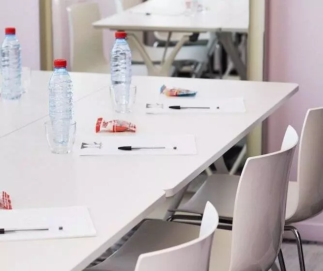 Hotel Mama Shelter Bordeaux Centre