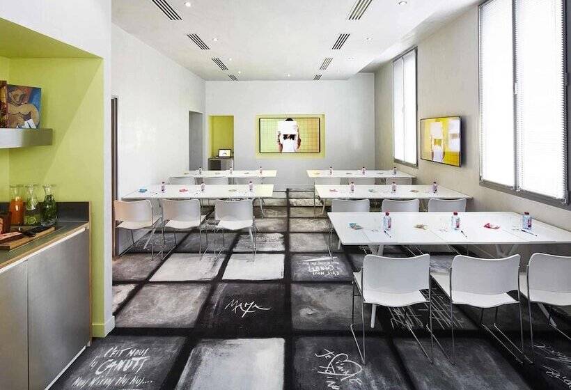 Отель Mama Shelter Lyon