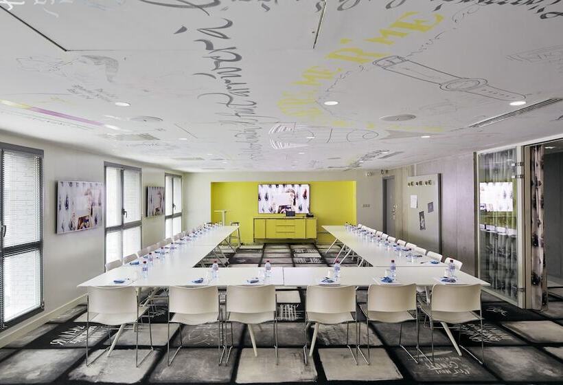 Отель Mama Shelter Lyon