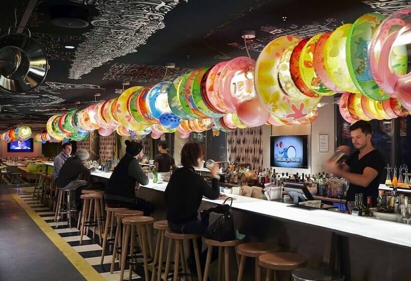 Отель Mama Shelter Lyon