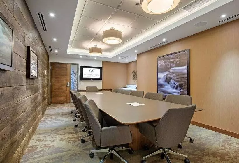 ホテル Mountain View Inn & Suites