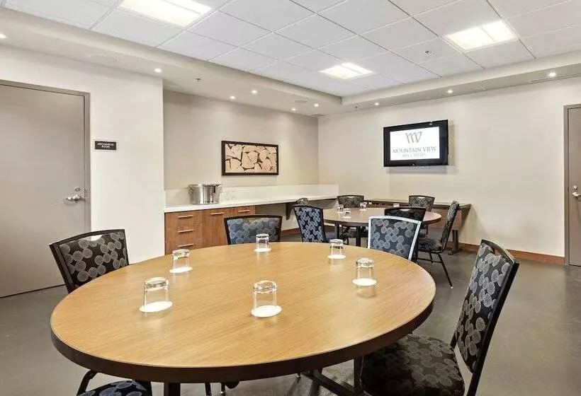 ホテル Mountain View Inn & Suites